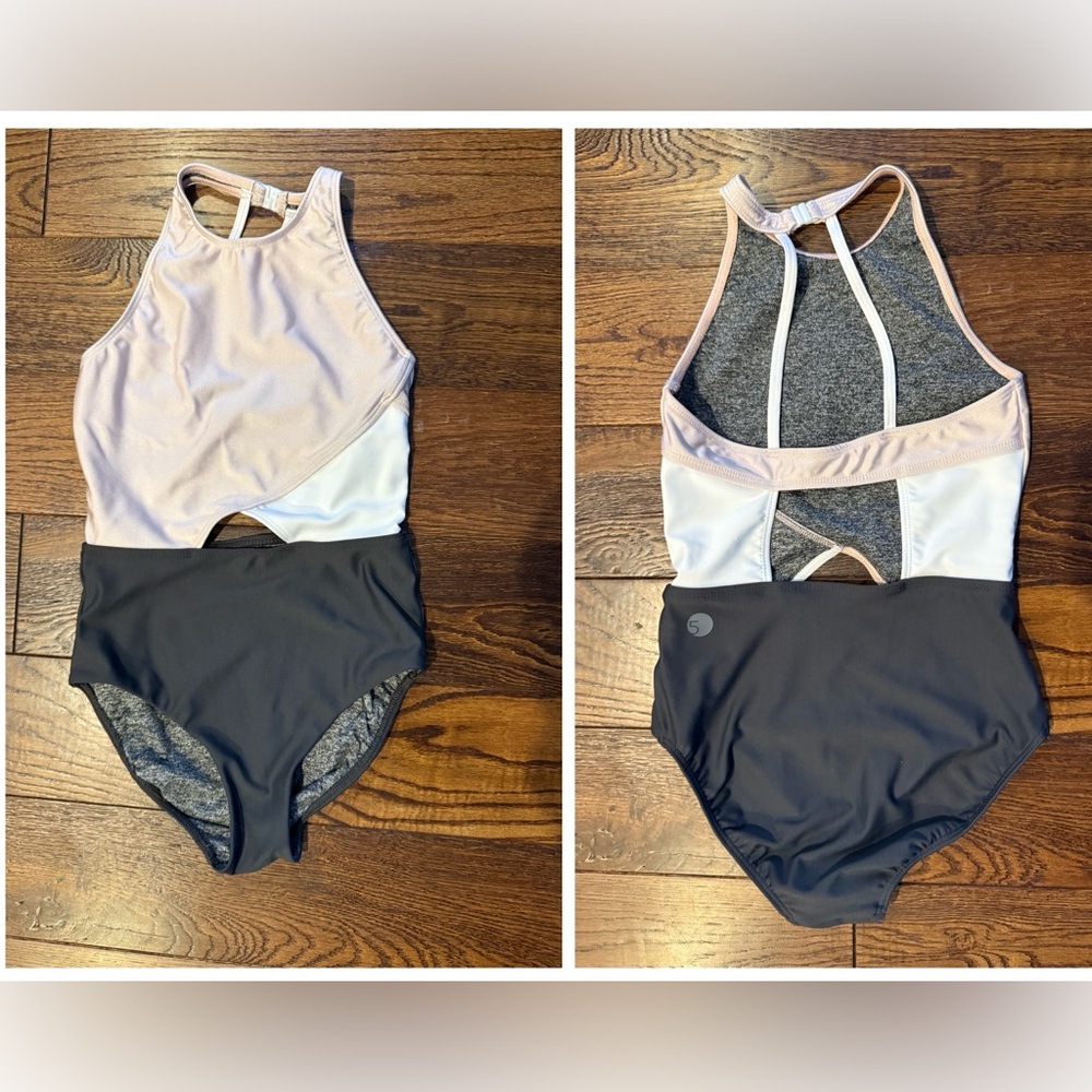 FIVE Dance west Two-Tone High Neck Leotard